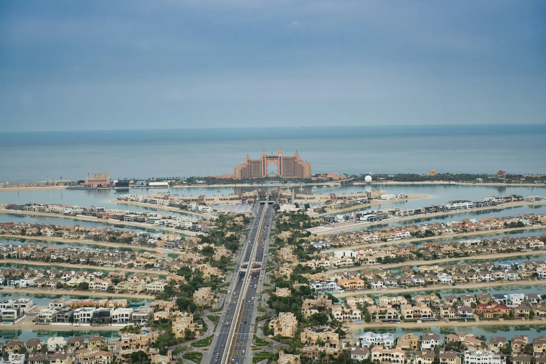 Iconic Dubai view: Palm Jumeirah · Atlantis