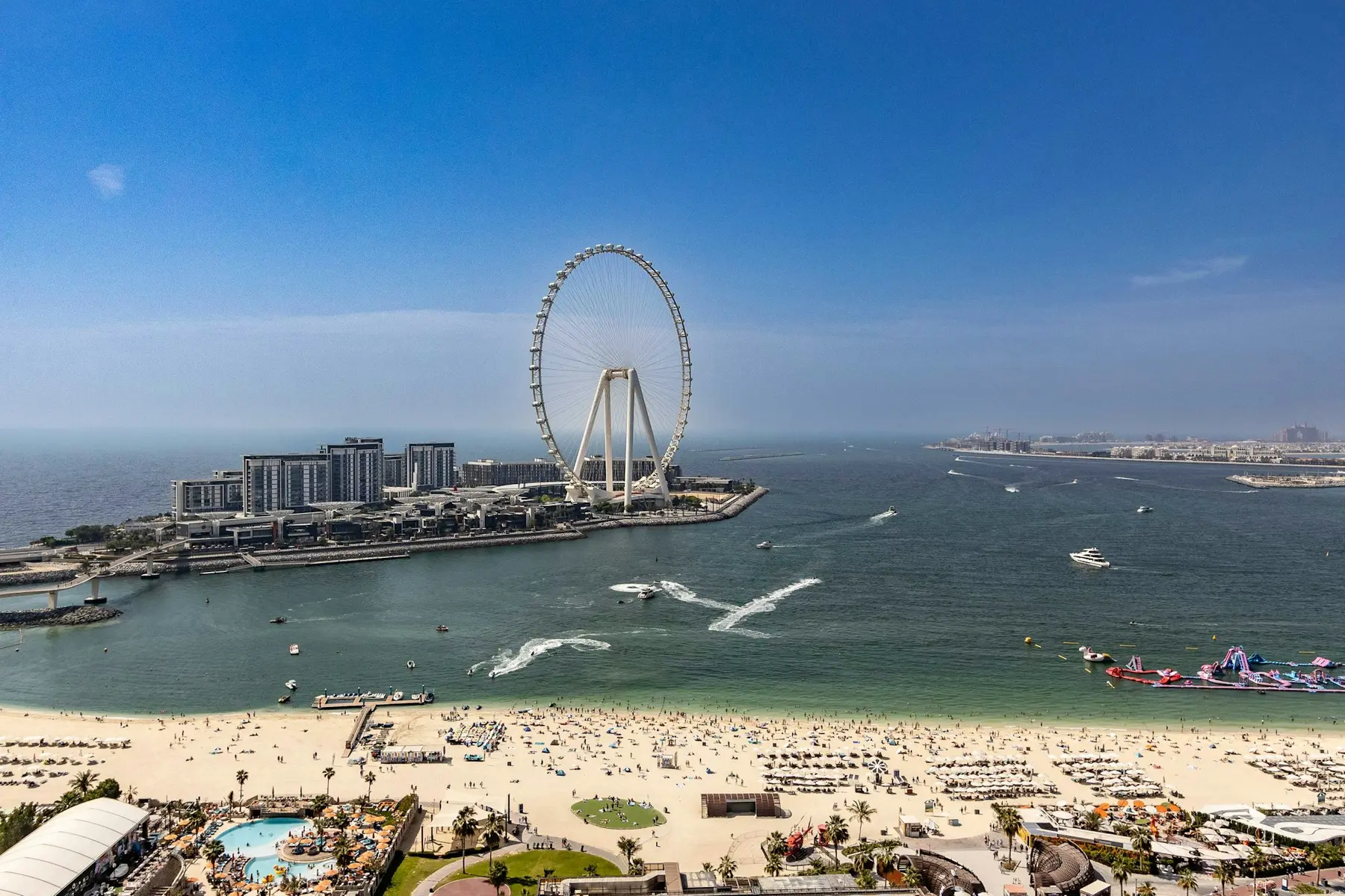 Iconic Dubai view: Bluewaters · Ain Dubai